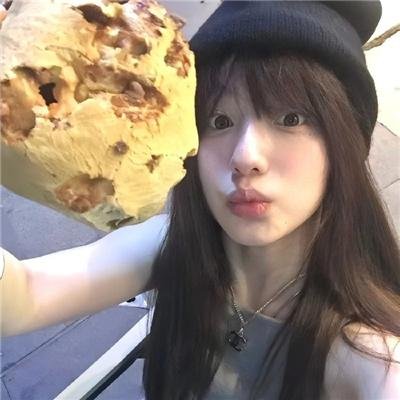 龙纹身的女孩
